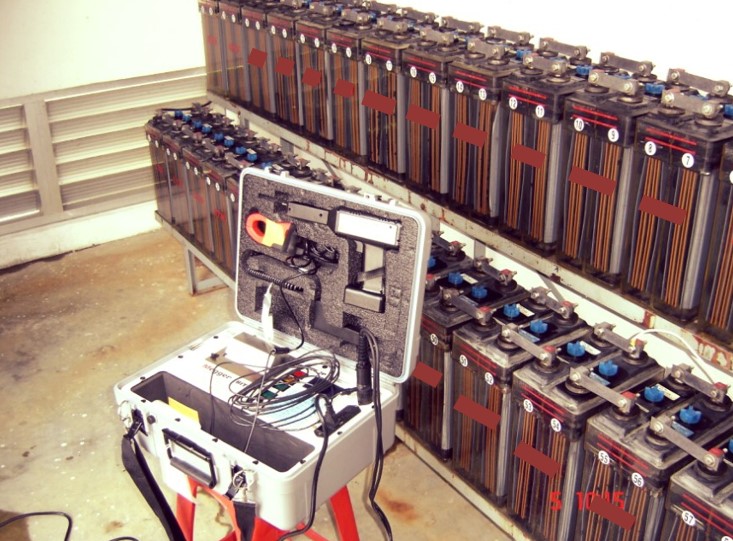 Battery bank with equipment for discharge test