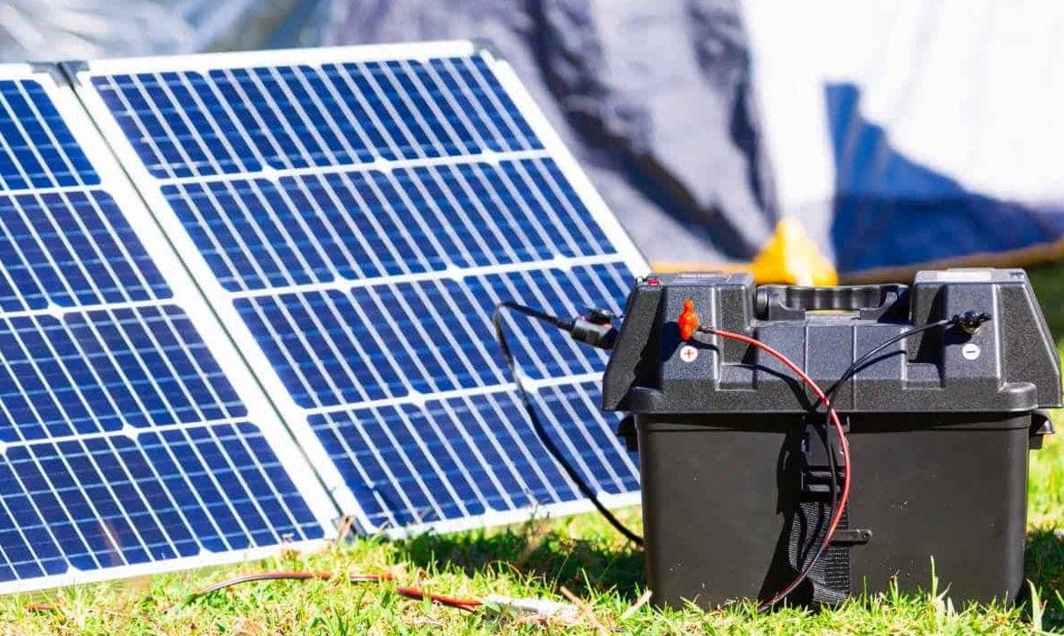 Baterías y placas solares eficientes y de mayor potencia